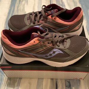 Saucony cohesion sneakers. Size 8.5. New in box